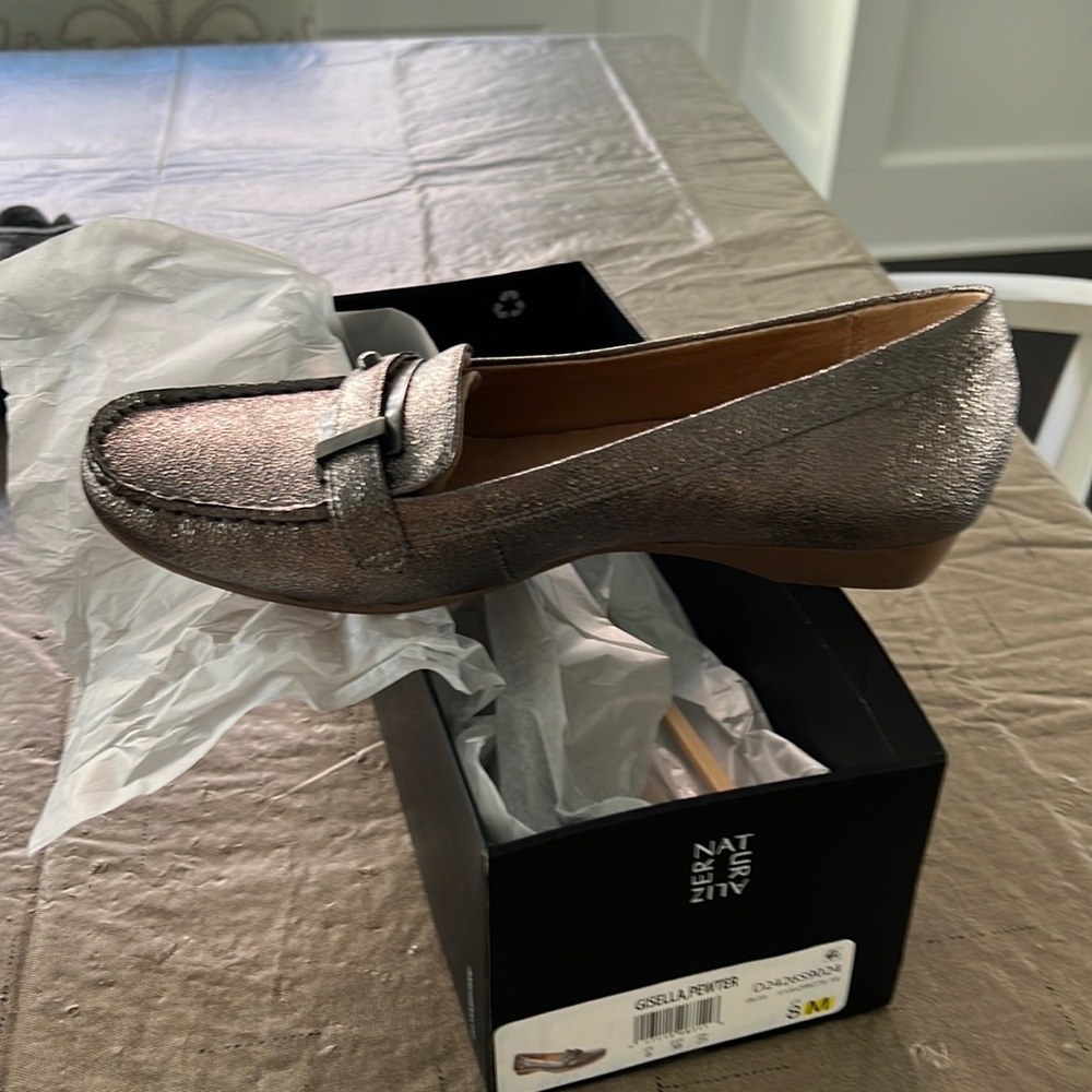 New Naturalizer Gisela Loafer Size 8M